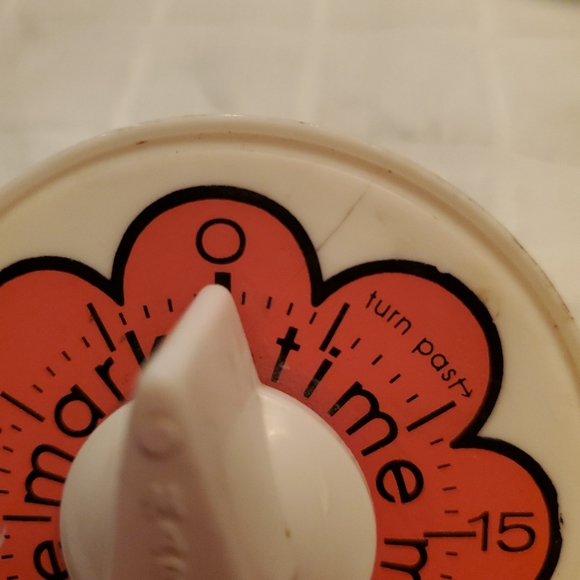 Vintage Time Mark One Hour Timer, Daisy Orange Flower, 1960s Retro Kitchen Timer - Picture 2 of 6